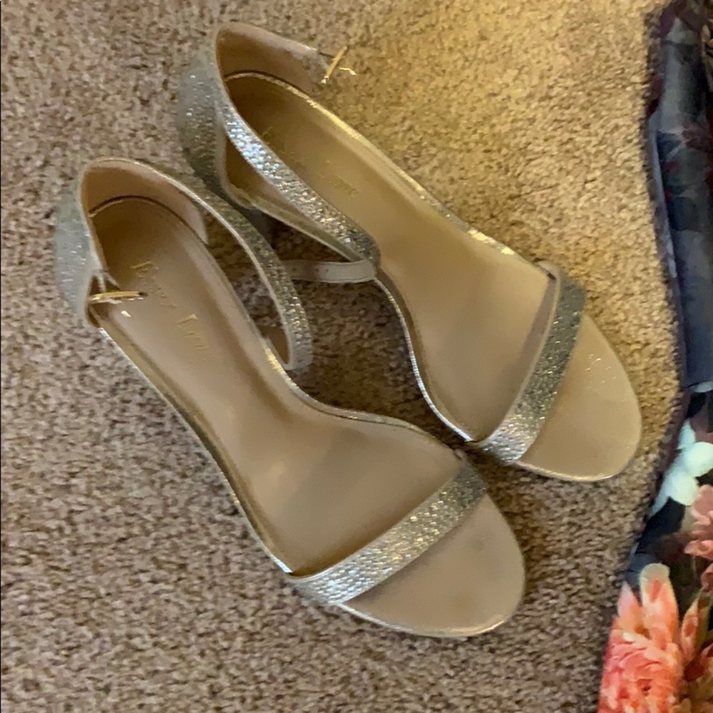 Sparkly party heels ❄️